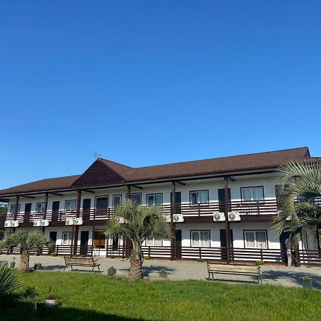 Al Mare Hotel Pizunda Exterior photo