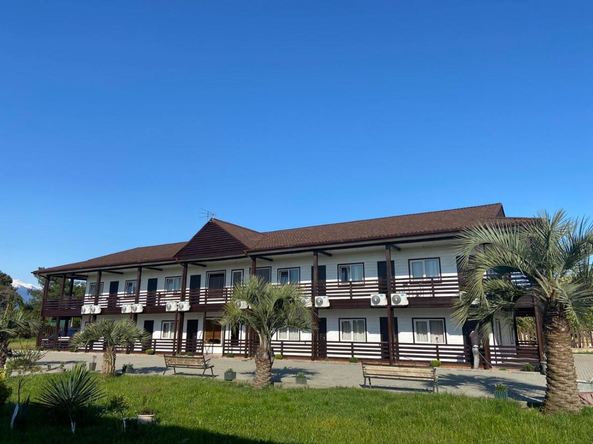 Al Mare Hotel Pizunda Exterior photo